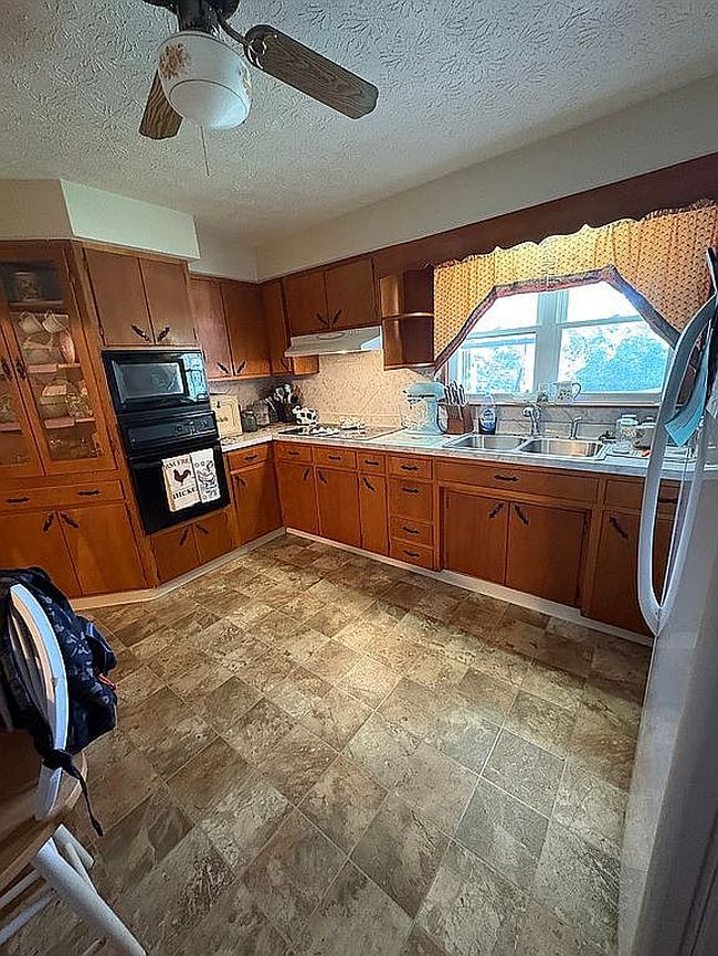 Photo of 347 King Dr, Leon, WV