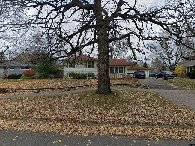 4725 W 110th St, Bloomington, MN