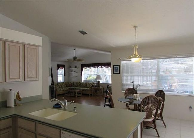Image of 2516 Sw 52nd Ter