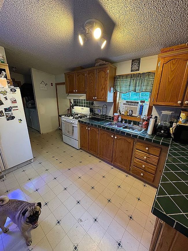 Photo of 27 Sleepy Hollow Dr, Holden, ME