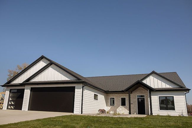 Preview of property located at 2160 Marvs Ln Ne
