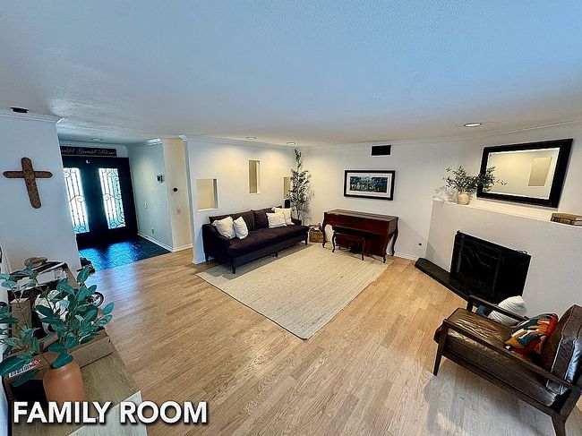 Photo of 23434 Balmoral Ln, West Hills, CA