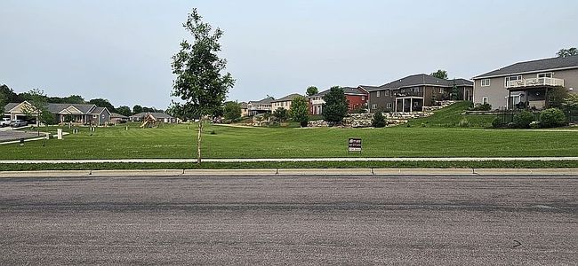 Additional photo 2 of property located at 2228 Benz Cir