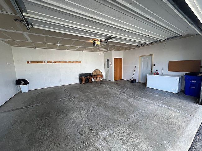 Photo of 1401 Tower Ln Ne, Cedar Rapids, IA