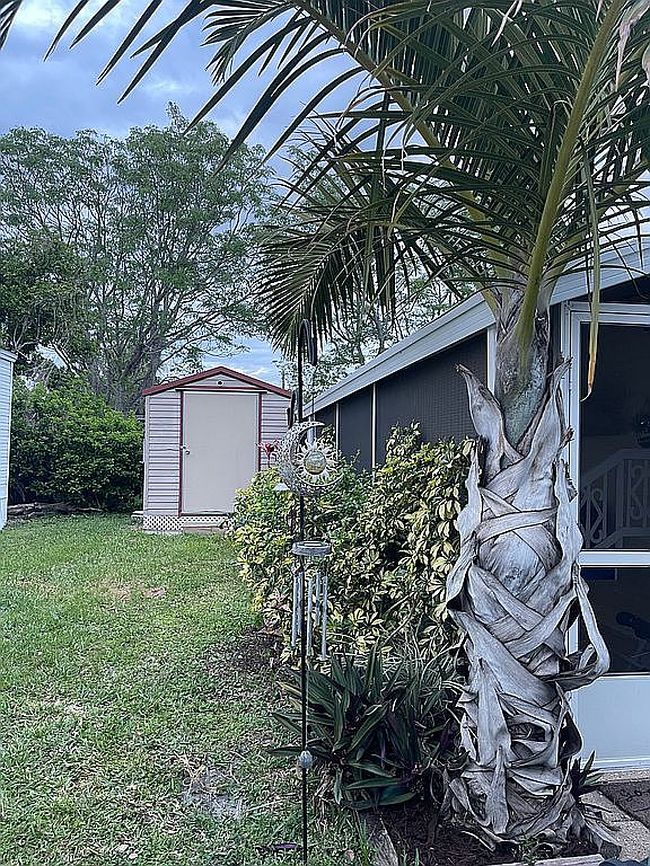 Image of 13905 W Colonial Dr