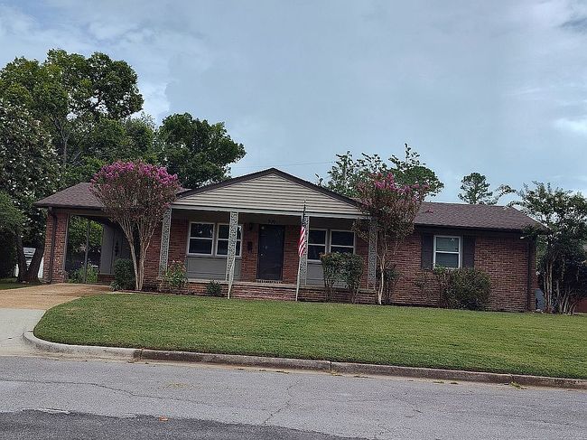Photo of 809 Cleermont Dr Se, Huntsville, AL