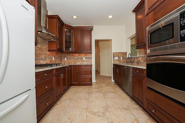 Photo of 1402 Schindler Dr N, Monmouth Junction, NJ