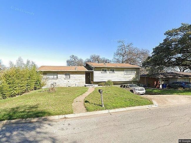 Photo of 1701 Sylvan Dr