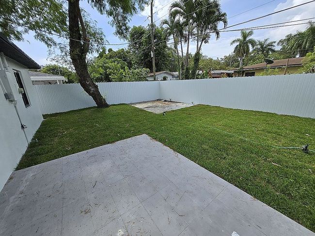 Photo of 721 Sw 5th Ct, Hallandale Beach, FL