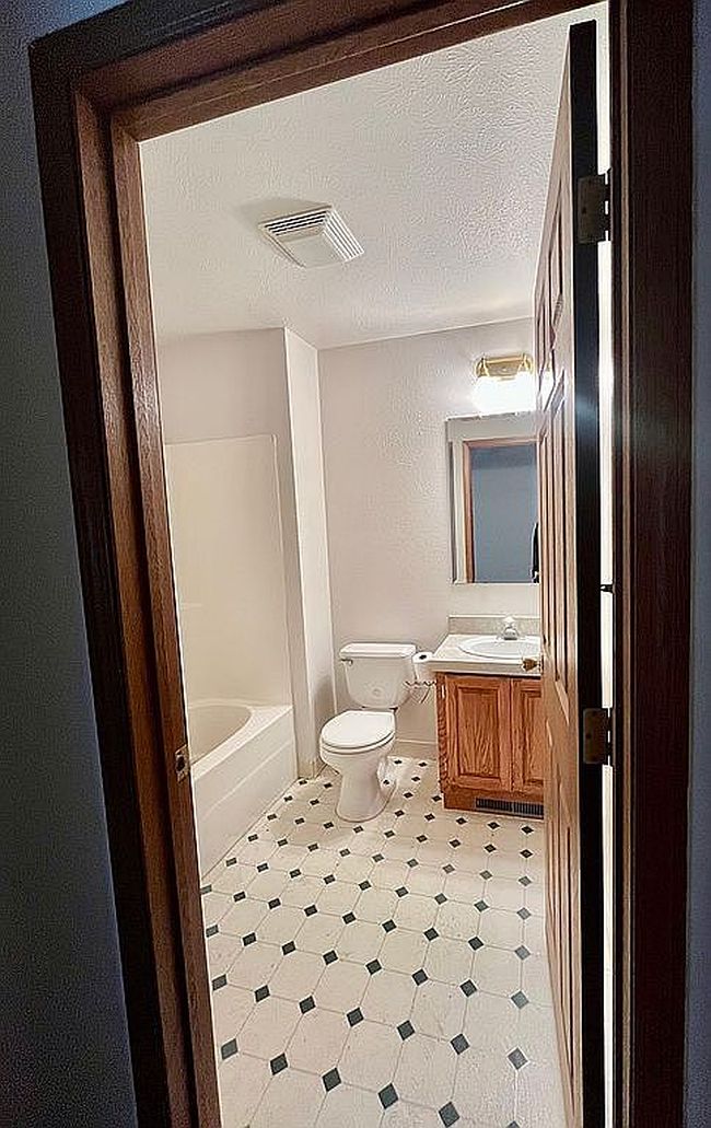 Image of 218 W School St