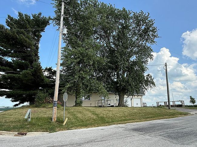 Photo of 1575 N 1150 East Rd, Monticello, IL