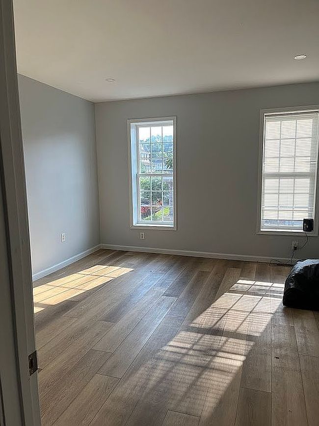 Photo of 4025 Pennington Ave, Baltimore, MD