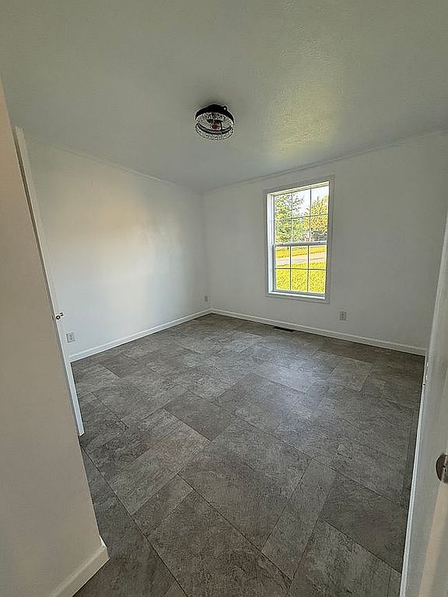 Photo of 13 Smithfield Dr, Smithfield, PA