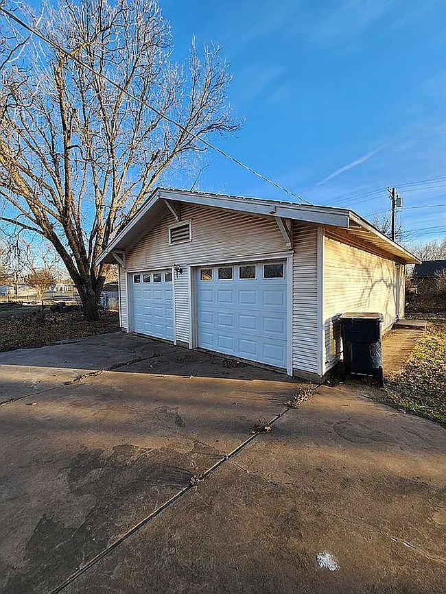 Photo of 511 W 2nd St