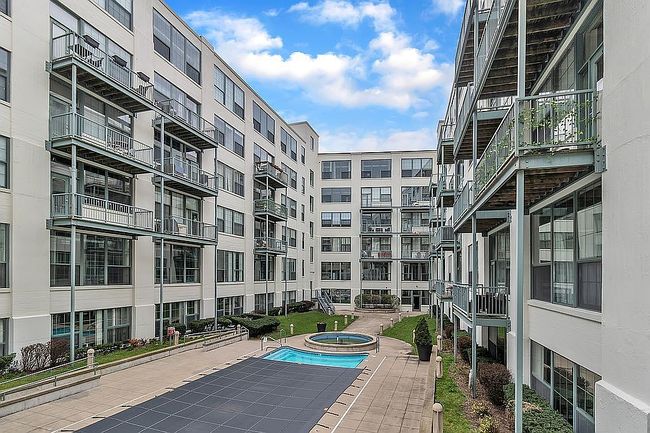 Photo of 940 Monroe Ave Nw Unit 206, Grand Rapids, MI