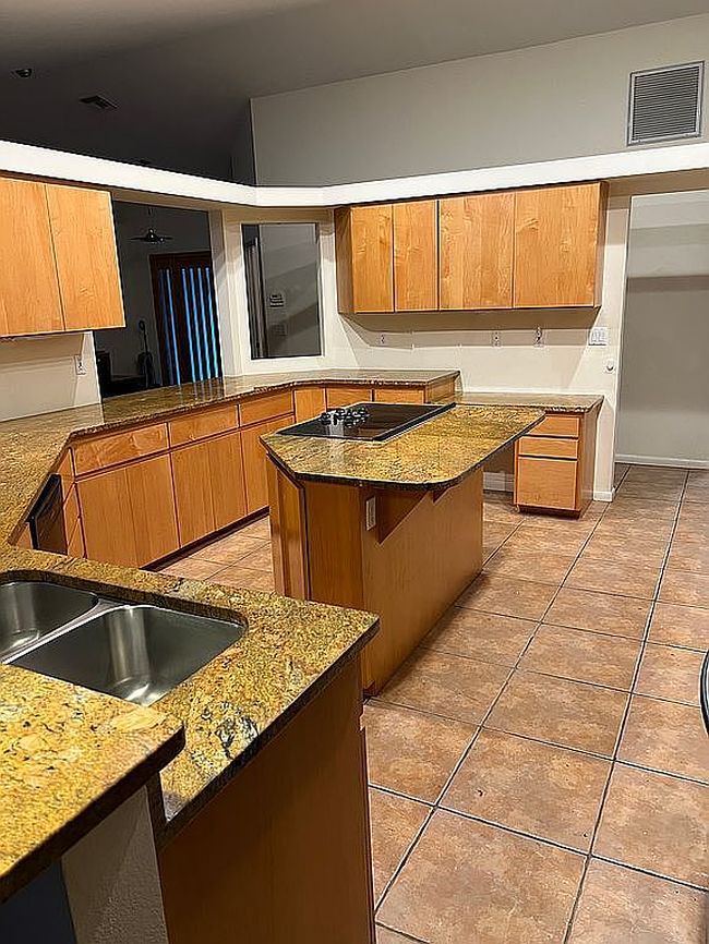 Photo of 505 Summit Dr, Sebring, FL