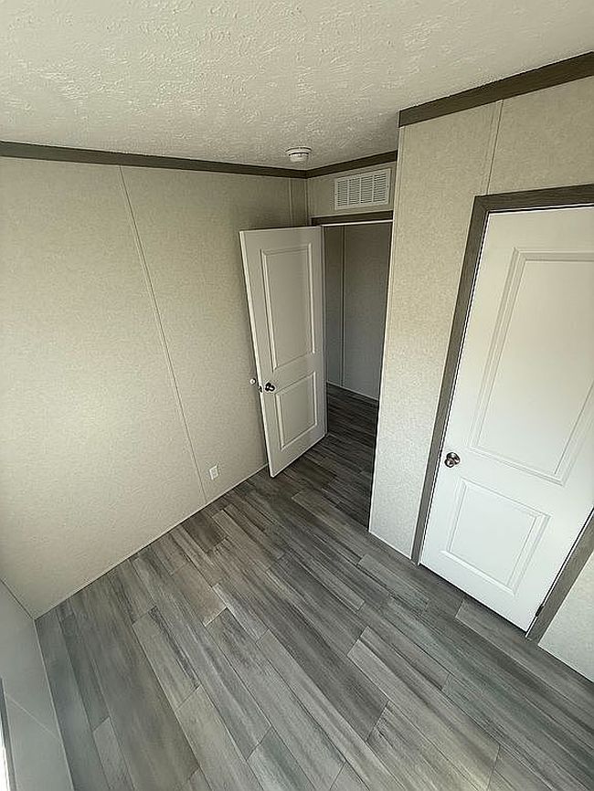 Image of 1713 Pella Ave #4