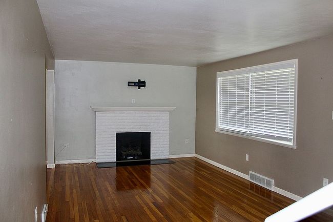 Image of 2724 Russell Dr