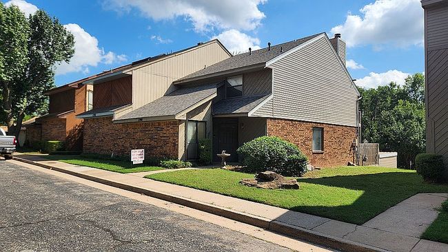 Photo of 1700 Windhill Ave