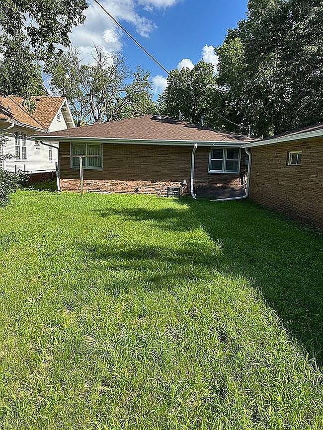 Photo of 1410 W Division St, Grand Island, NE