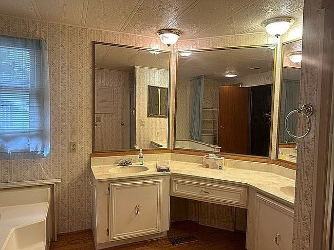 Photo of 2851 Collingwood Dr #21, Bay City, MI