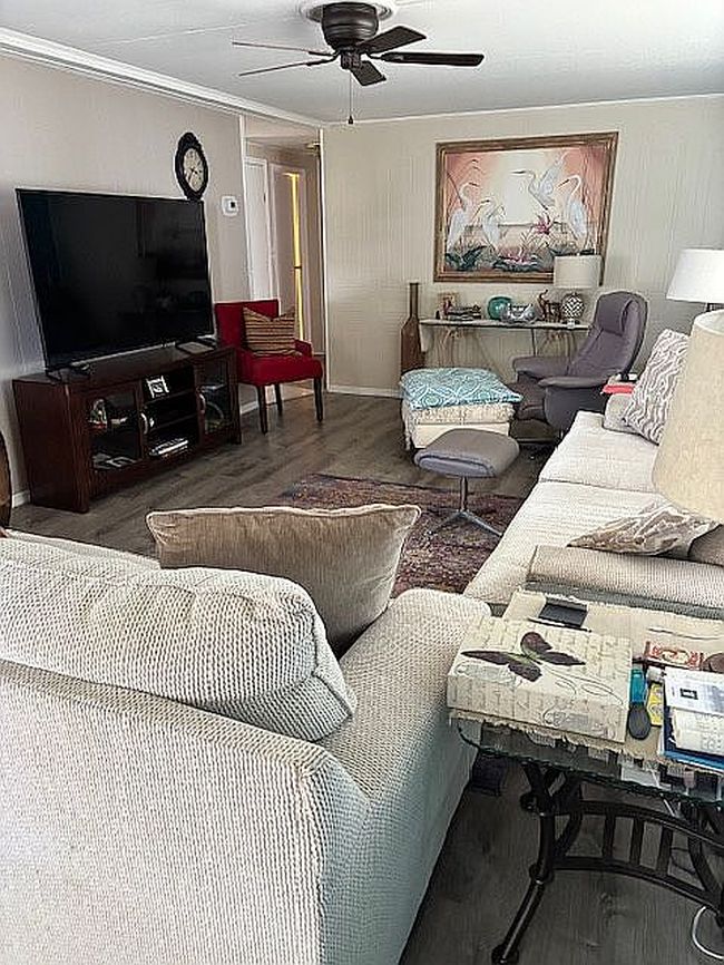 Image of 8 Dron Ct