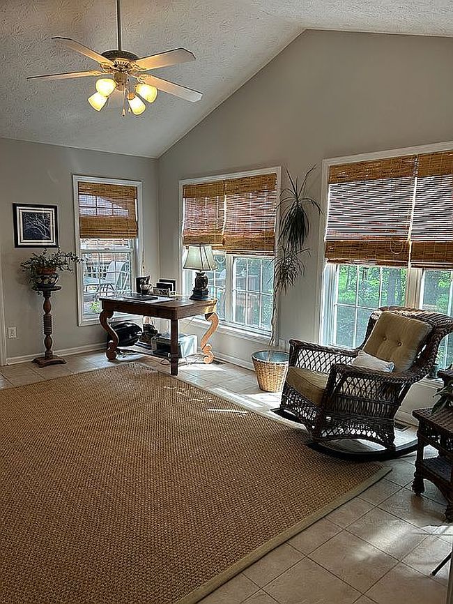 Photo of 1495 Creek Pointe Cir, Lawrenceville, GA