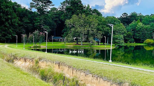 Photo of 525 Lawshe Rd, Senoia, GA