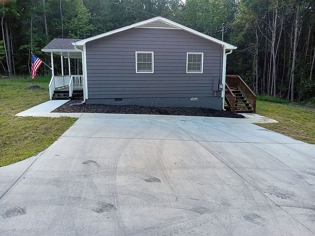 Photo of 858 Mann Rd, Villa Rica, GA