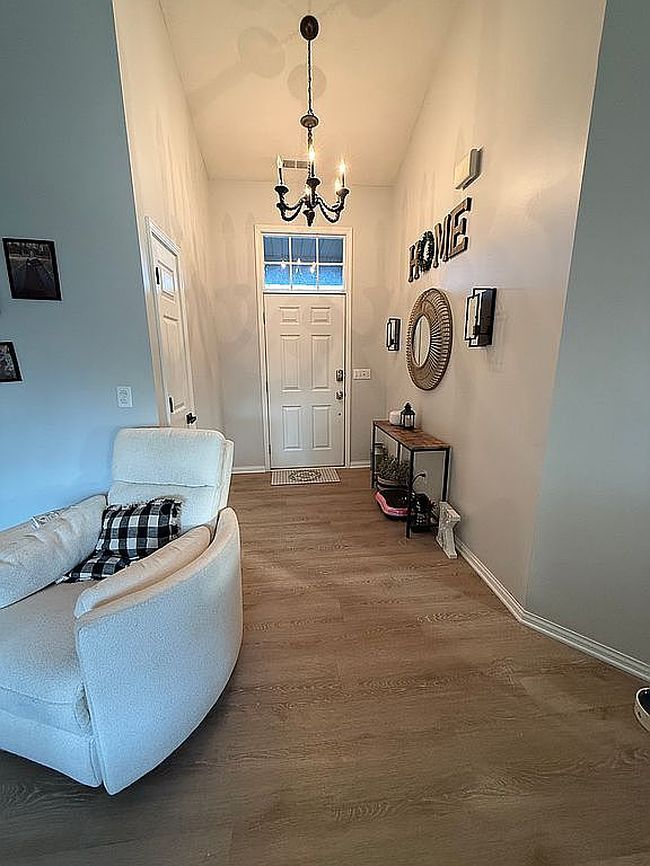 Additional photo 2 of property located at 1117 Breezeport Ct