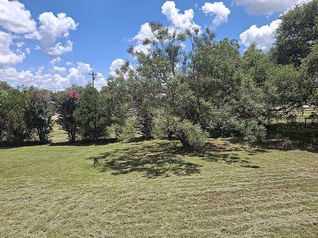 Photo of 402 W Pecan St, Johnson City, TX