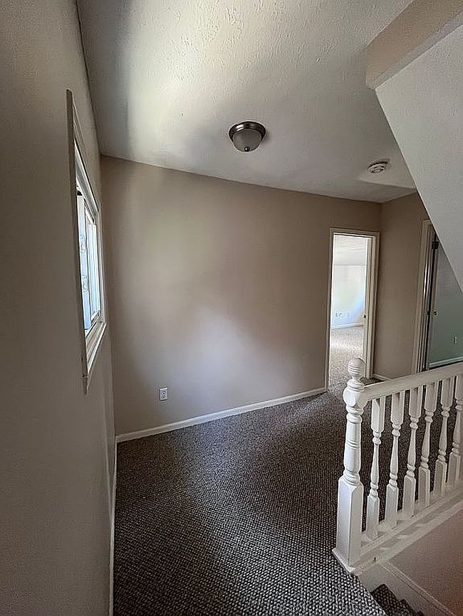 Photo of 328 Beachgrove Dr, Erie, PA