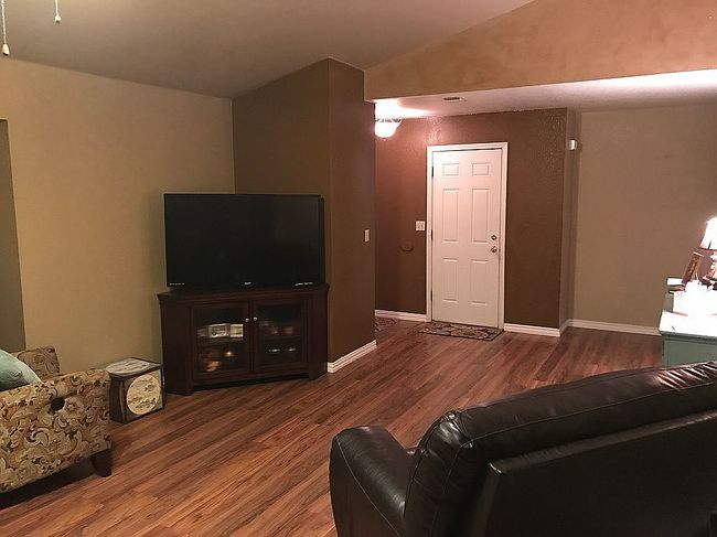 Photo of 300 N 4th St