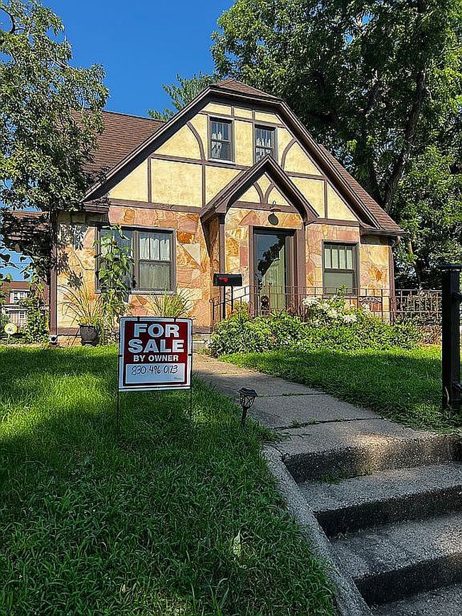 Photo of 807 Bluff St