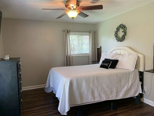 Photo of 1320 Elsie St, Bridge City, TX