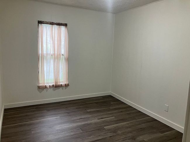 Image of 416 W 3rd St