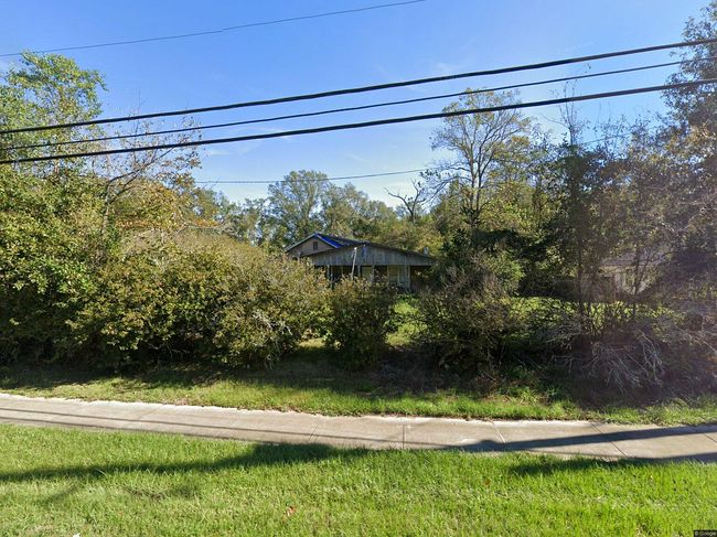 Photo of 819 J W Davis Dr