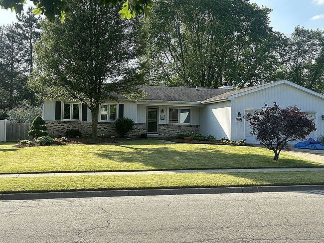 Photo of 5587 Wood Valley Dr, Haslett, MI