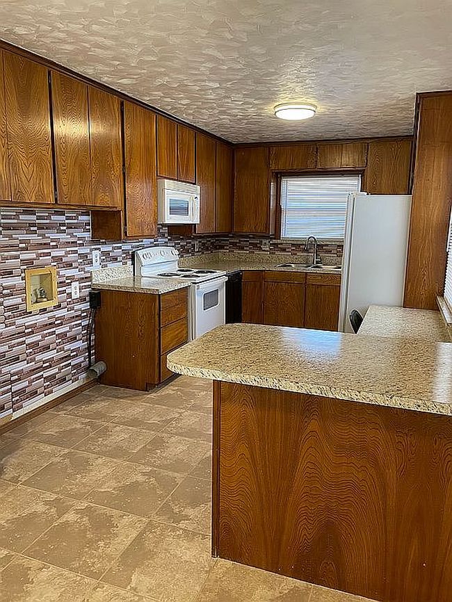 Preview of property located at 2131 Carlton Way