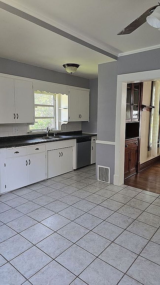 Photo of 1803 W Barker Ave, Peoria, IL