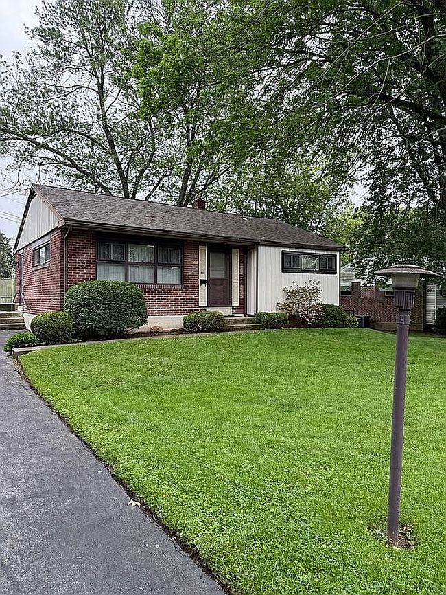 Image of 2211 Springhouse Ln