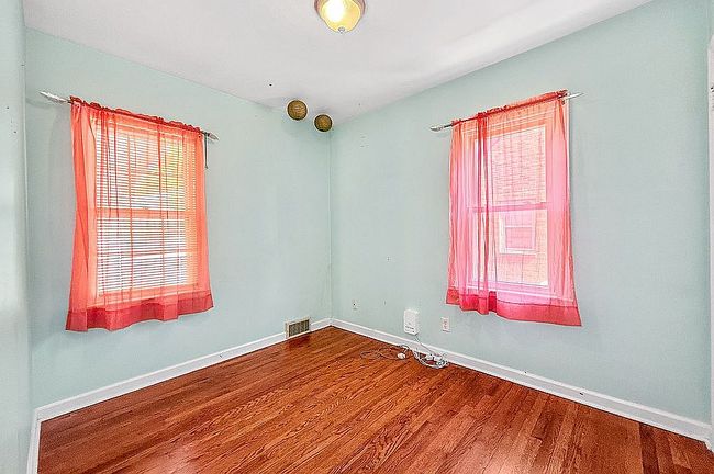 Photo of 2408 48th St, Des Moines, IA