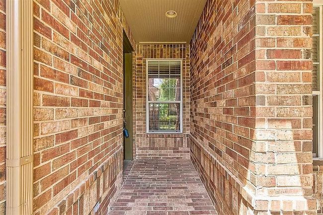 Photo of 4105 Cobblestone Dr, Carrollton, TX