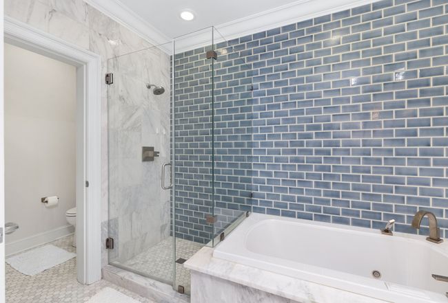 Photo of 2701 Glenwood Gardens Ln Unit 102
