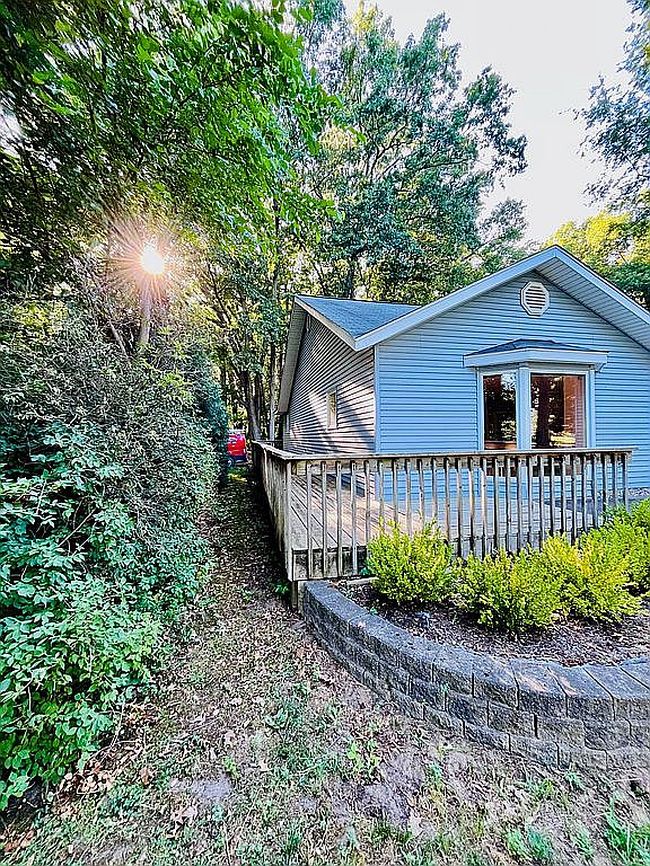 Photo of 579 Howard Ave, Holland, MI