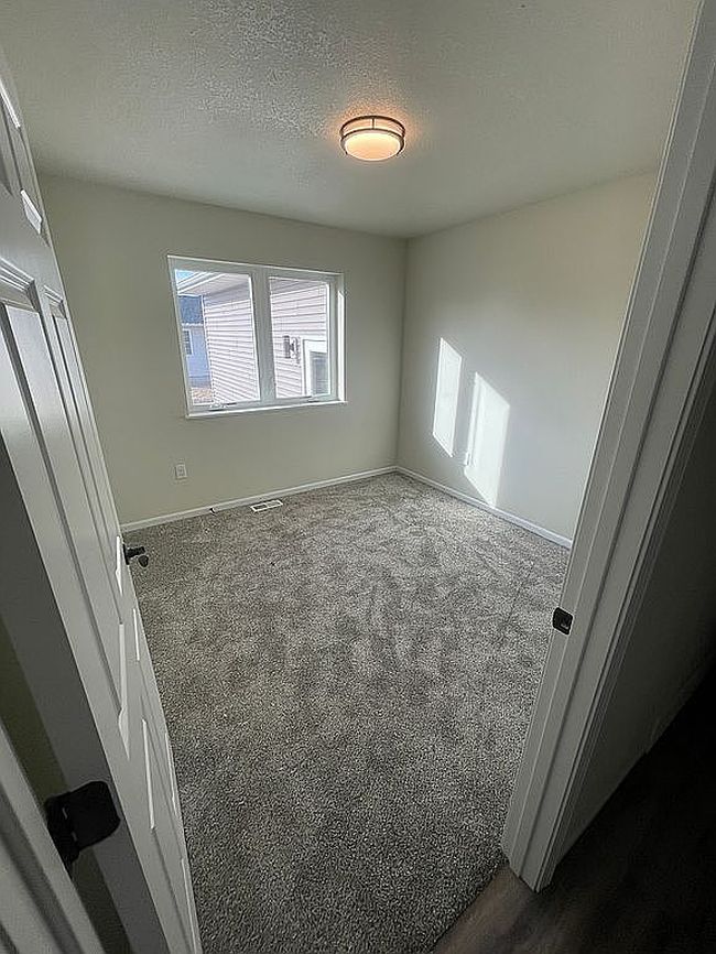 Image of 505 E 8th St