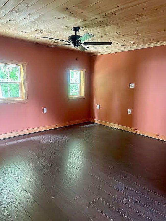 Photo of 11 Wildflower Ln, Newland, NC