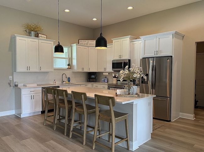 Image of 689 Shanklin Ave