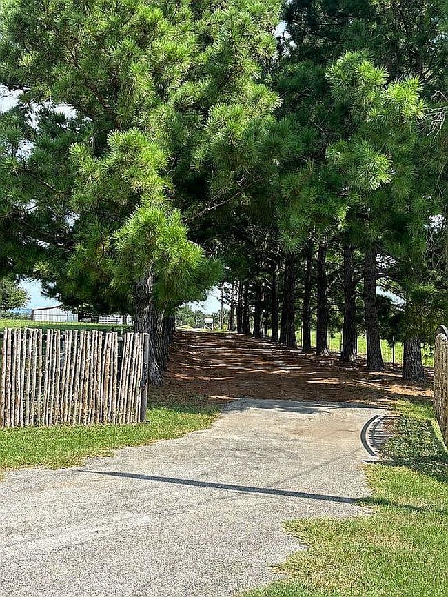 Photo of 1235 W Fm 837, Montalba, TX