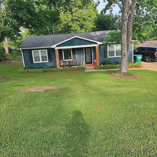 Photo of 73 Elberta Dr, Jefferson, GA